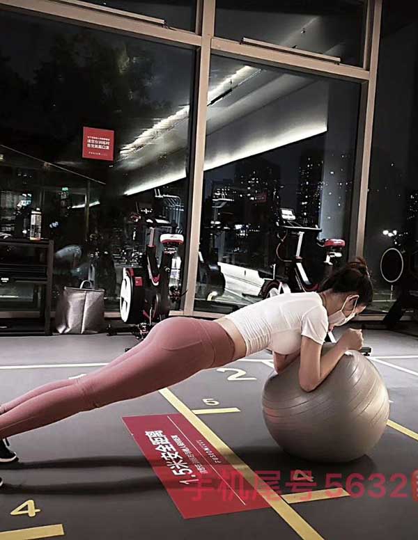 巴黎伴游模特价格